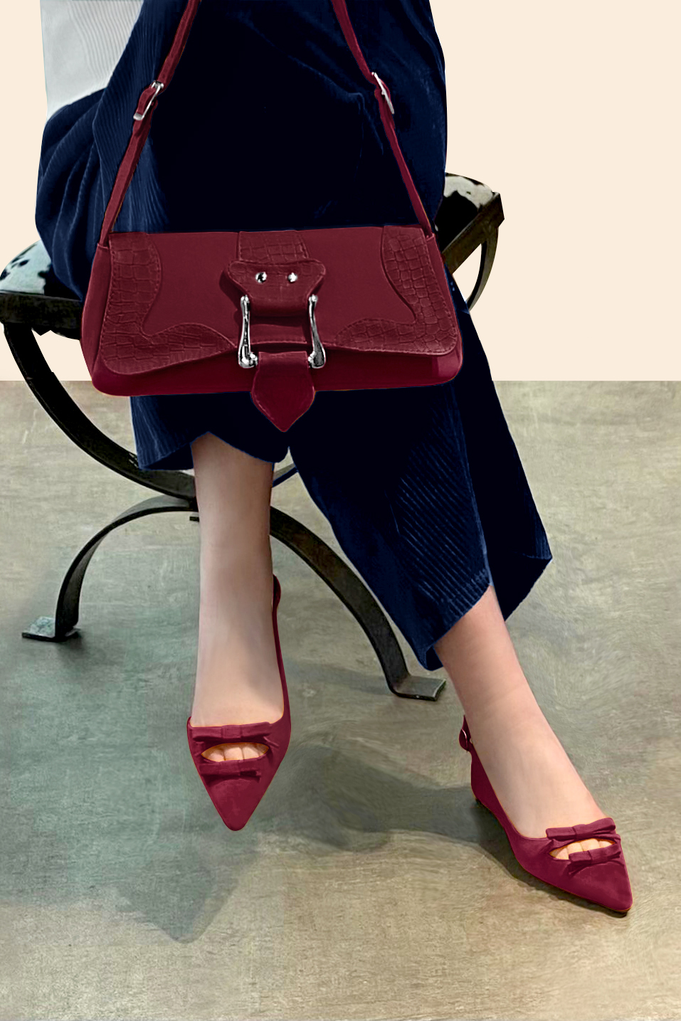 Dress small handbag in burgundy red leather - Worn view